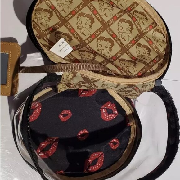 Betty Boop Makeup Bag 3 Pieces Set - Picture 6 of 8